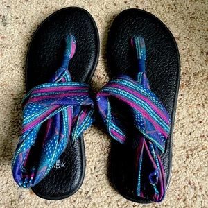 Sanuk sandals, size 8